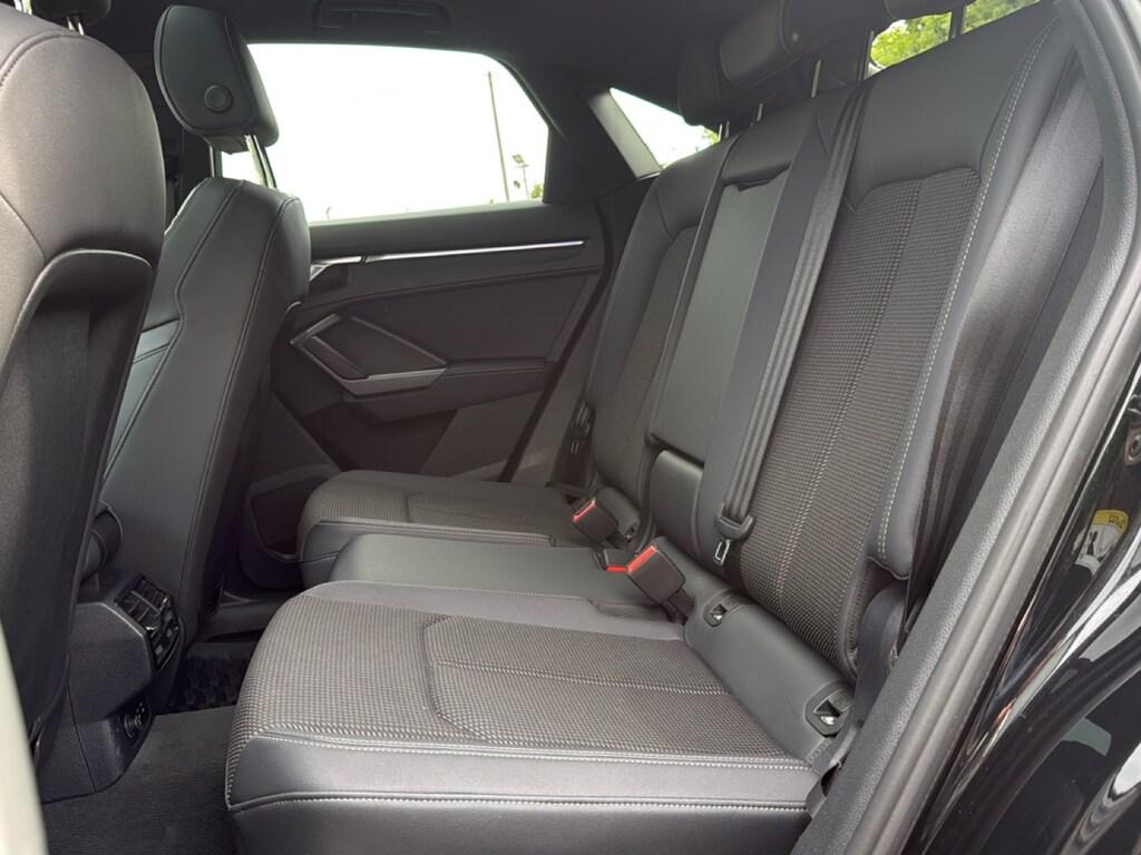 Audi Q3 Sportback 40 2.0 tdi Identity Black quattro 193cv s-tronic