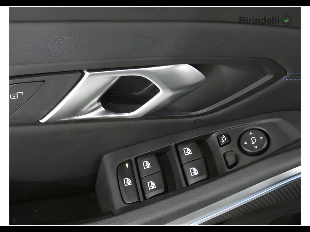 BMW Serie 3 318d Touring mhev 48V auto