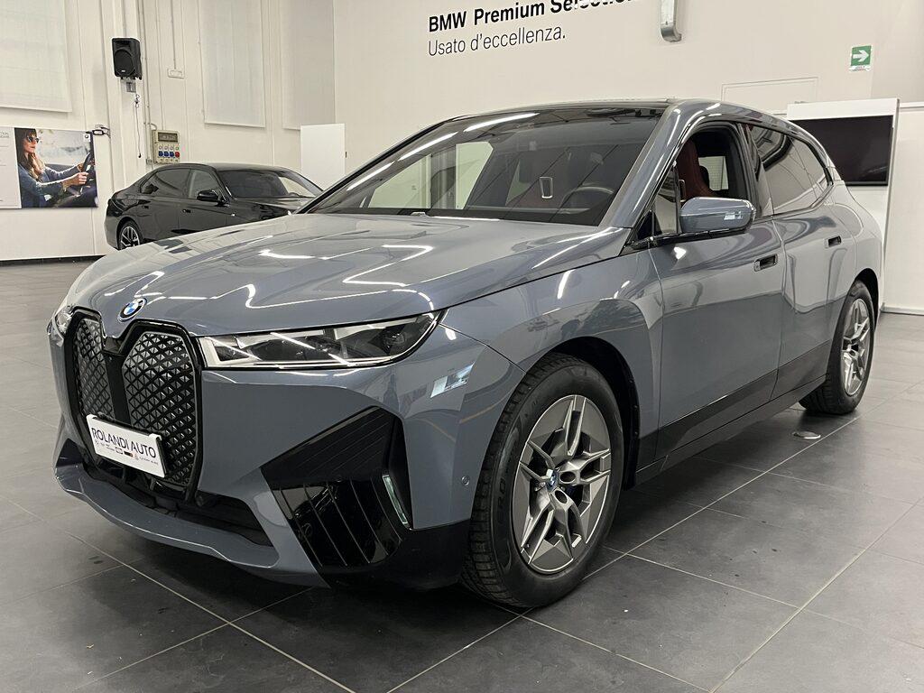 BMW iX xdrive50 pacchetto sportivo