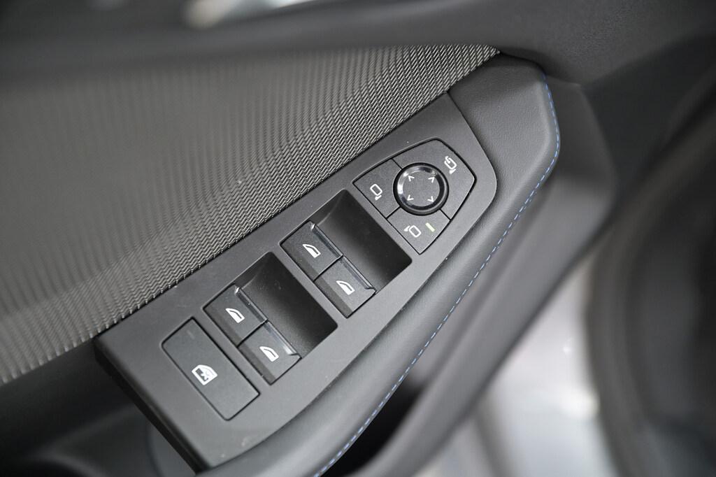 BMW Serie 1 120d 48V auto