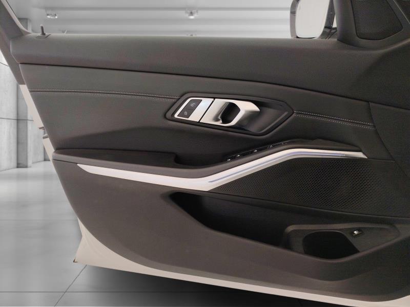 BMW Serie 3 330e Luxury auto