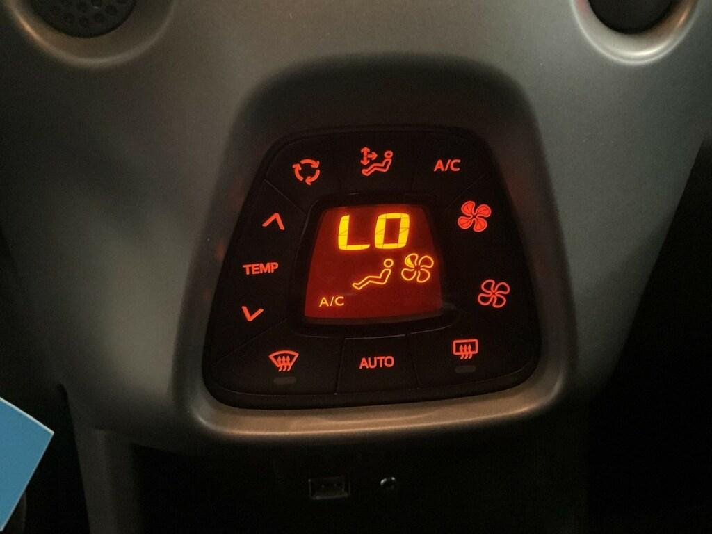 Toyota Aygo 5p 1.0 x-play m-mt 72cv