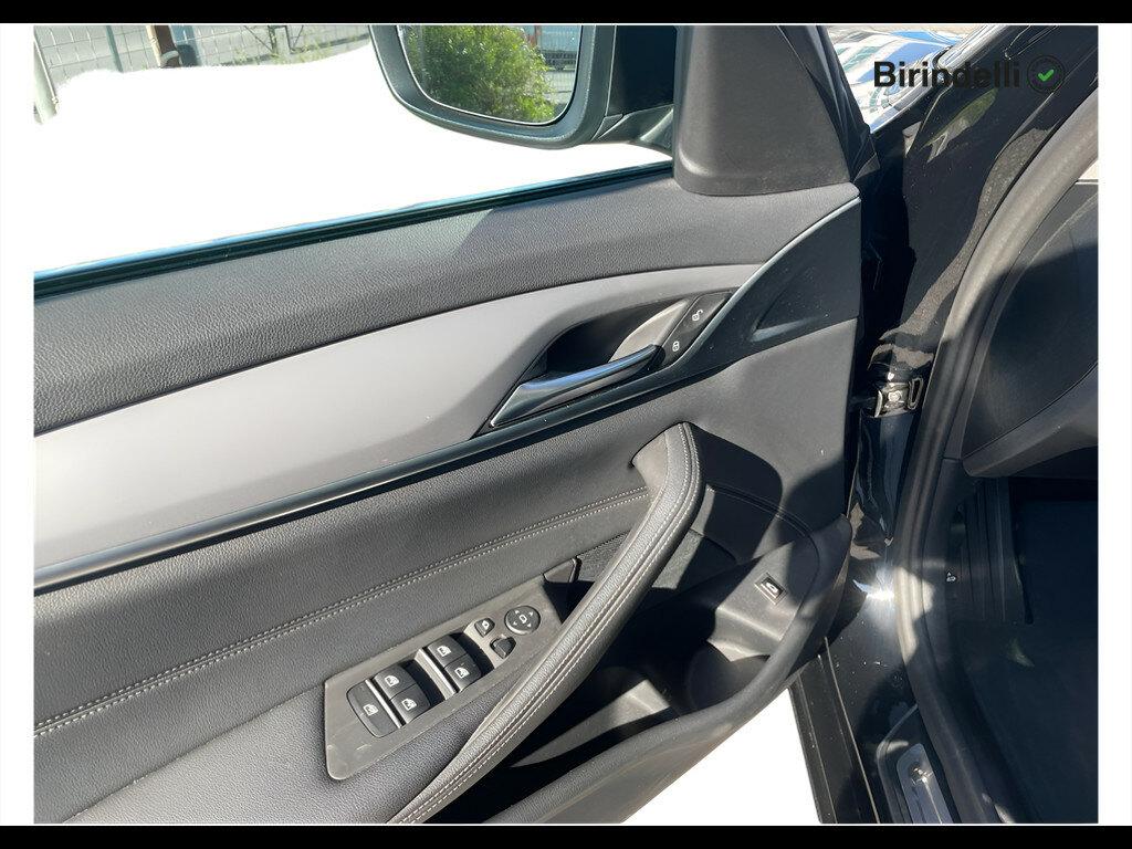 BMW Serie 5 518d mhev 48V Business auto