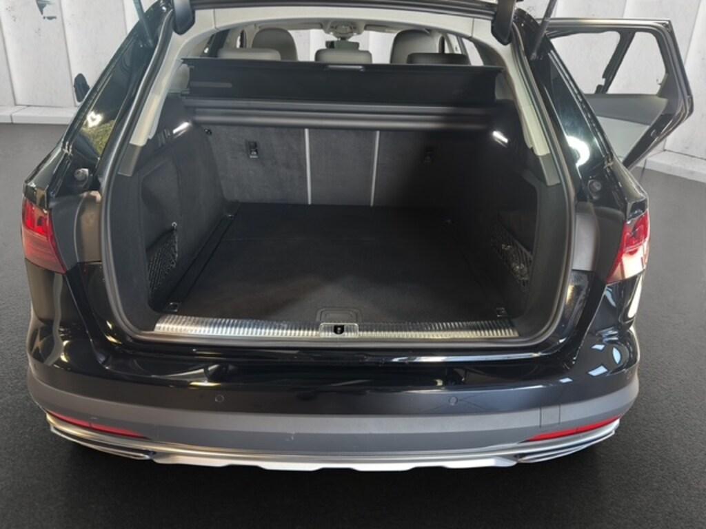 Audi A4 Allroad 40 2.0 tdi mhev Identity Contrast quattro 204cv s-tronic