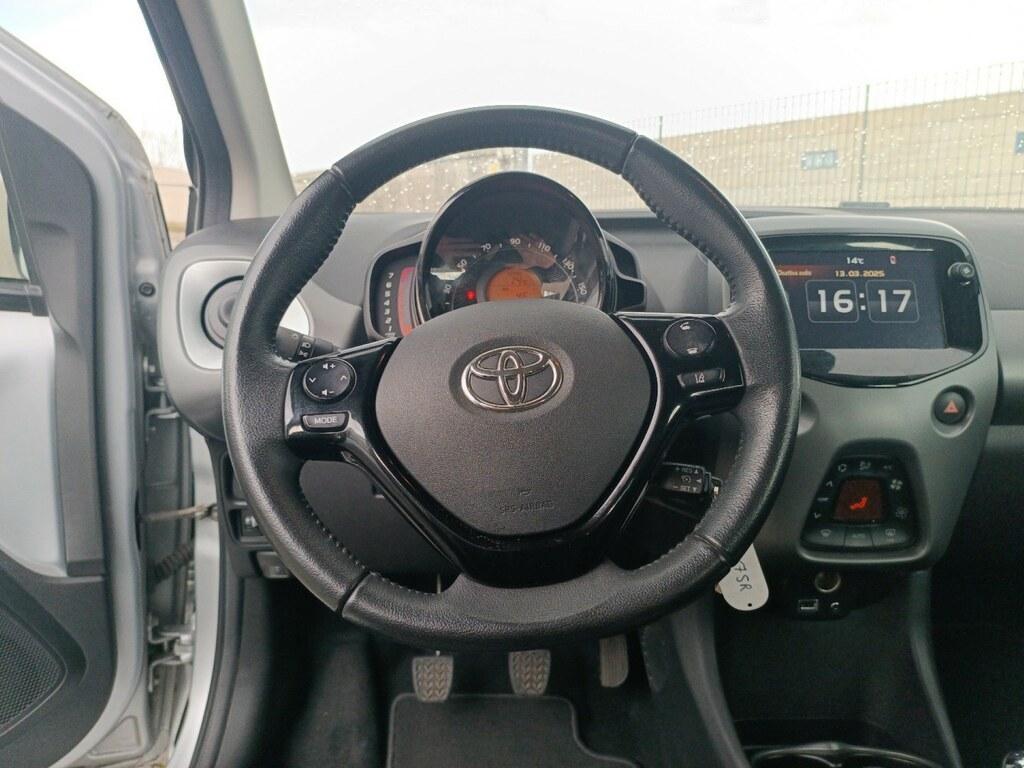 Toyota Aygo 5p 1.0 x-play 72cv