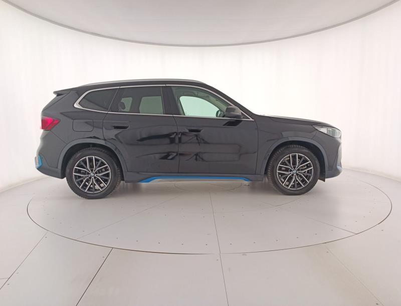 BMW iX1 30 xdrive X-Line