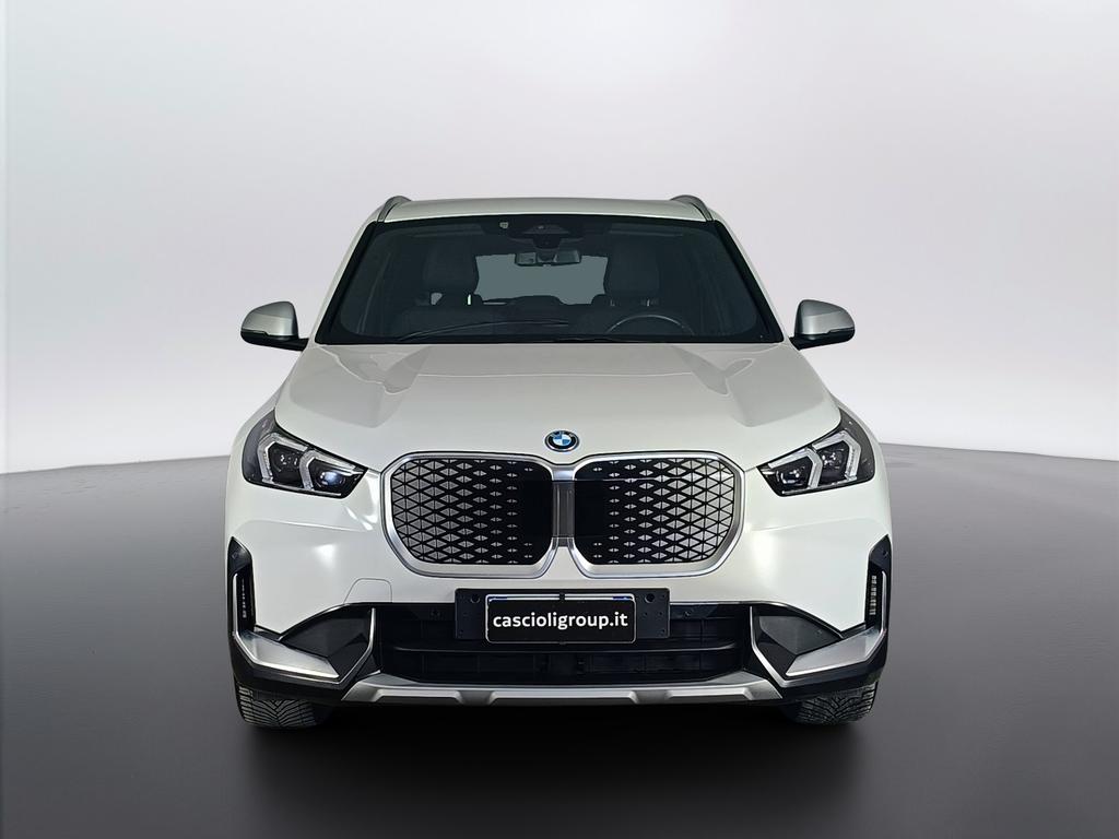 BMW iX1 edrive 20 X-Line