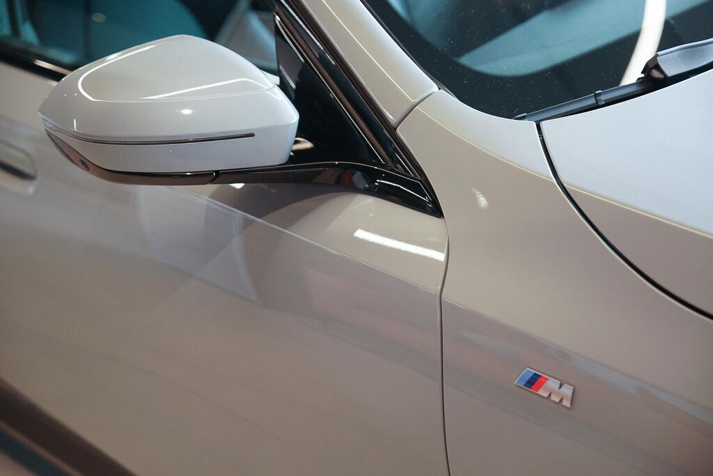 BMW i5 edrive40