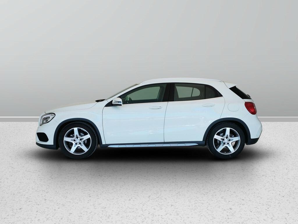Mercedes GLA 200 d (cdi) Premium 4matic auto