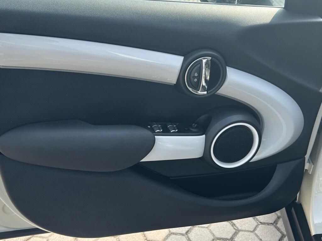 Mini Cooper D 1.5 D Cooper D Auto