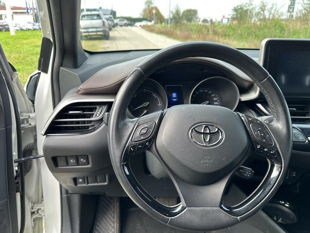 Toyota C-HR 1.8h Lounge 2wd e-cvt