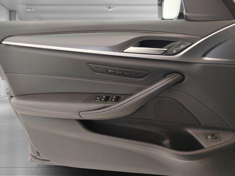 BMW Serie 5 530d Touring mhev 48V xdrive Business auto