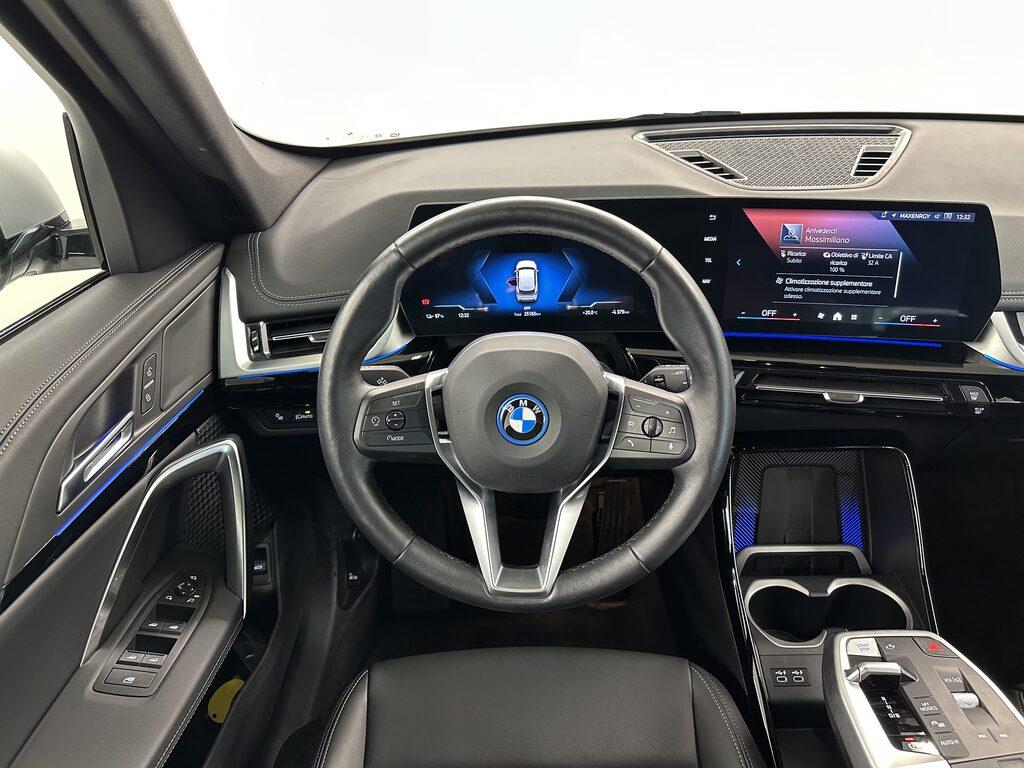 BMW iX1 edrive 20 X-Line