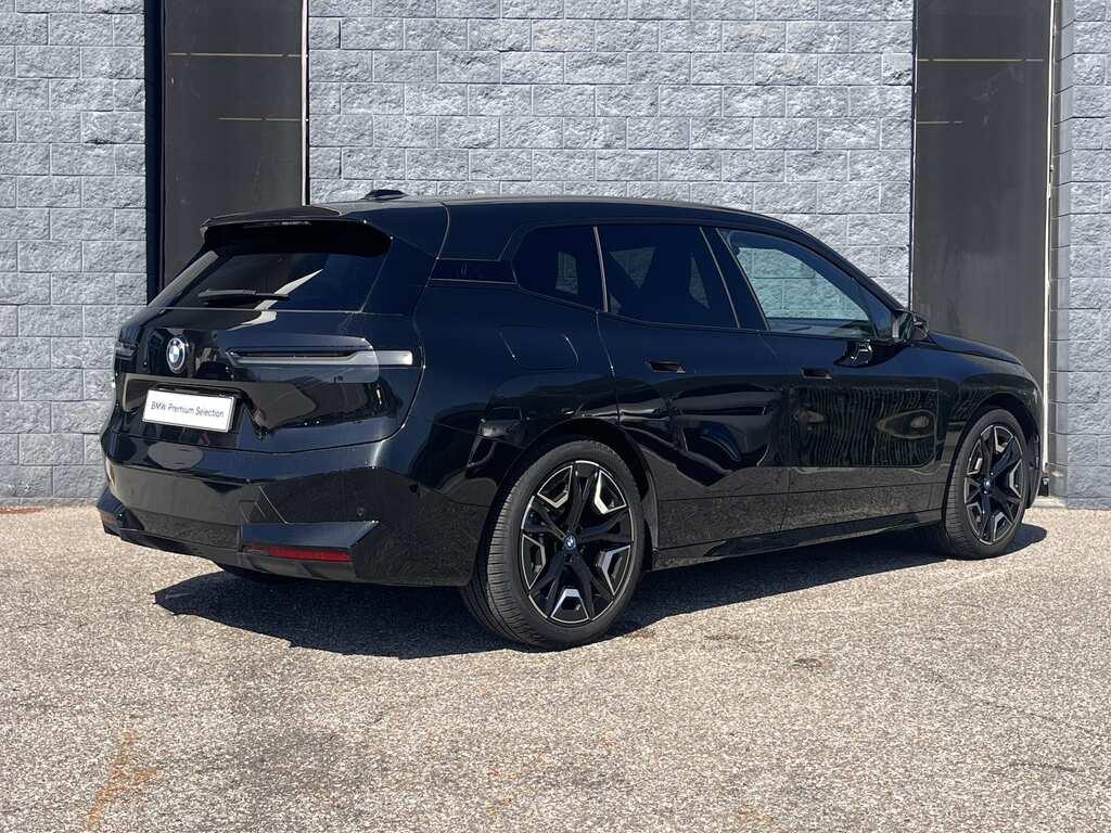 BMW iX xdrive40 pacchetto sportivo