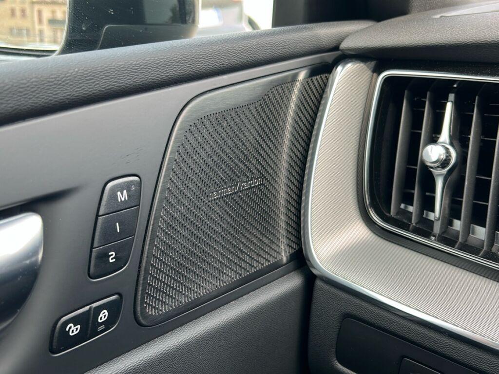 Volvo XC60 2.0 b4 Plus Dark awd auto