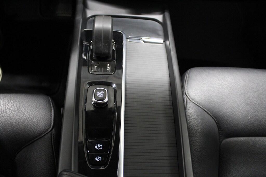 Volvo V60 2.0 B4 Momentum Business auto