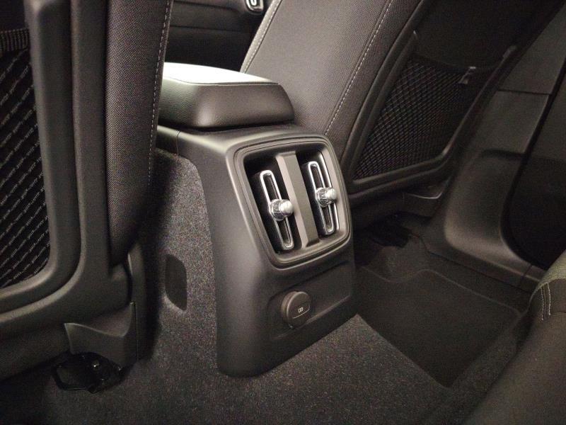 Volvo XC40 1.5 t5 recharge phev Core auto