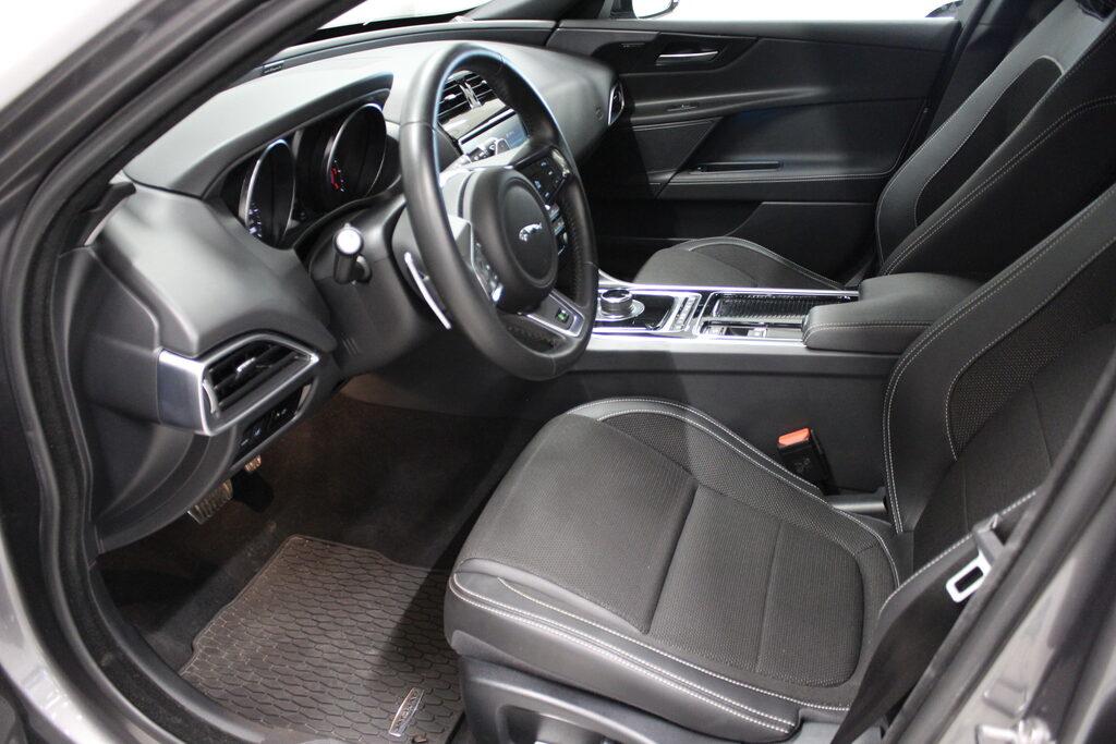 Jaguar XE 2.0 i4 R-Sport 200cv auto my18