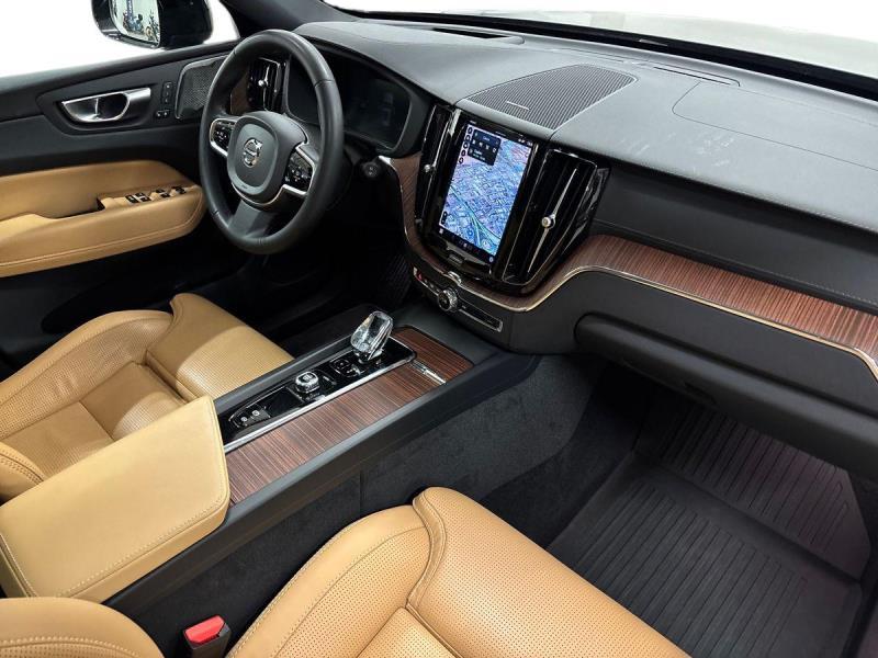 Volvo XC60 2.0 b4 Ultimate Dark awd auto