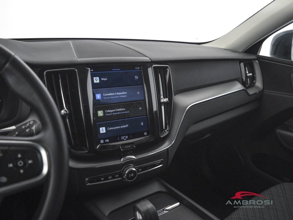 Volvo XC60 2.0 B4 Momentum auto