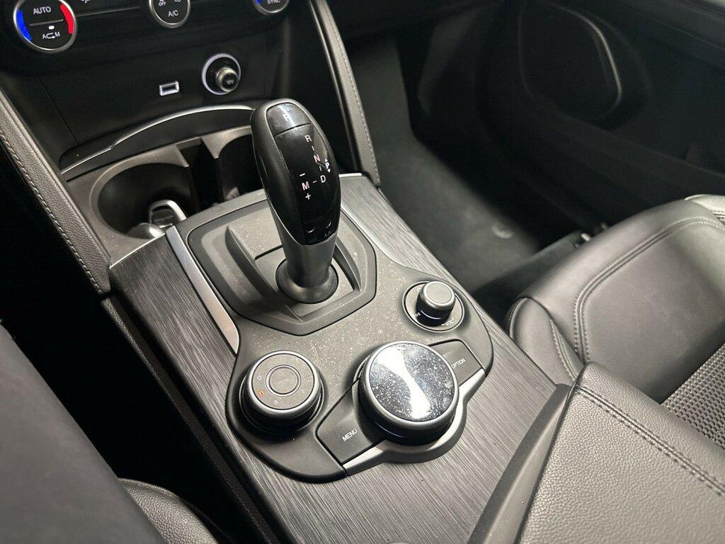Alfa Romeo Stelvio 2.2 t Executive Q4 190cv auto my19
