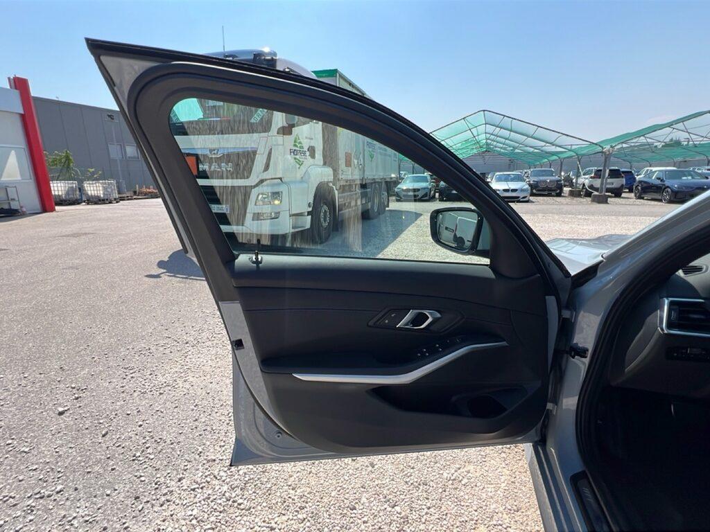 BMW Serie 3 330d mhev 48V Msport auto