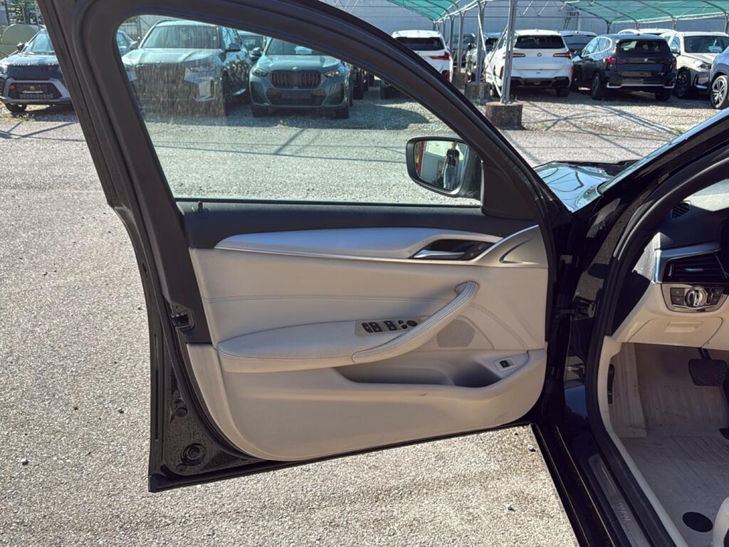 BMW Serie 5 530d Touring xdrive Business 265cv auto