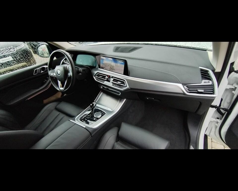 BMW X5 xdrive30d mhev 48V xLine auto