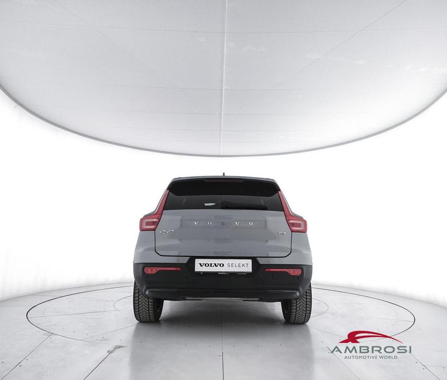 Volvo XC40 2.0 b3 Plus Dark auto