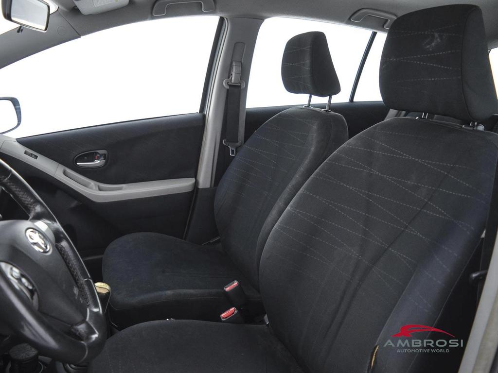Toyota Yaris 1.3 Sol 5p