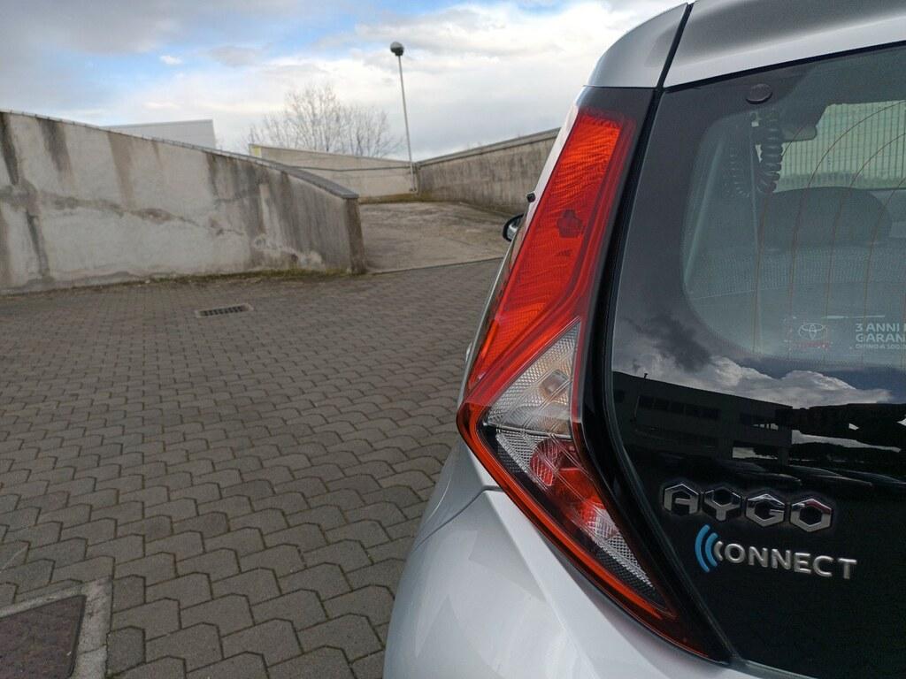 Toyota Aygo 5p 1.0 x-play 72cv