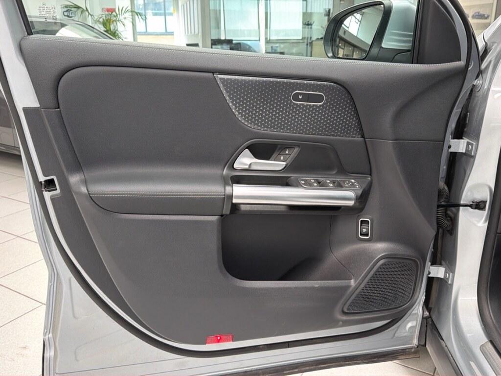 Mercedes GLA 180 d Progressive Advanced auto