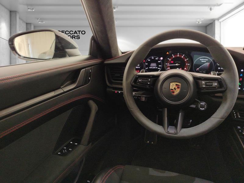 Porsche 911 Coupe 3.0 Carrera GTS auto