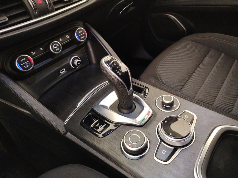 Alfa Romeo Stelvio 2.2 t Business Q4 190cv auto