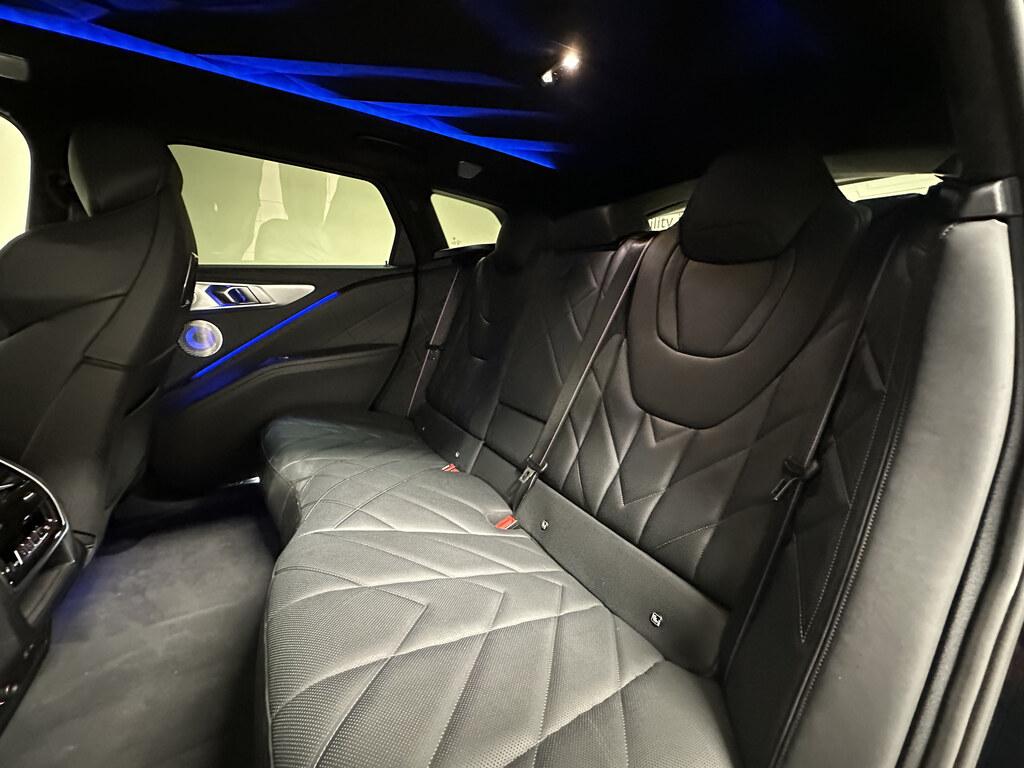 BMW XM 4.4 steptronic