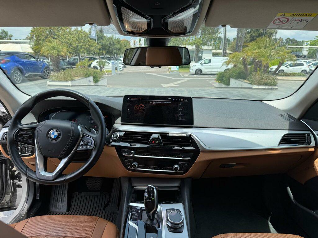 BMW Serie 5 520d Touring mhev 48V Business auto