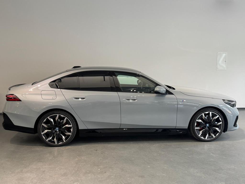 BMW i5 edrive40 Msport
