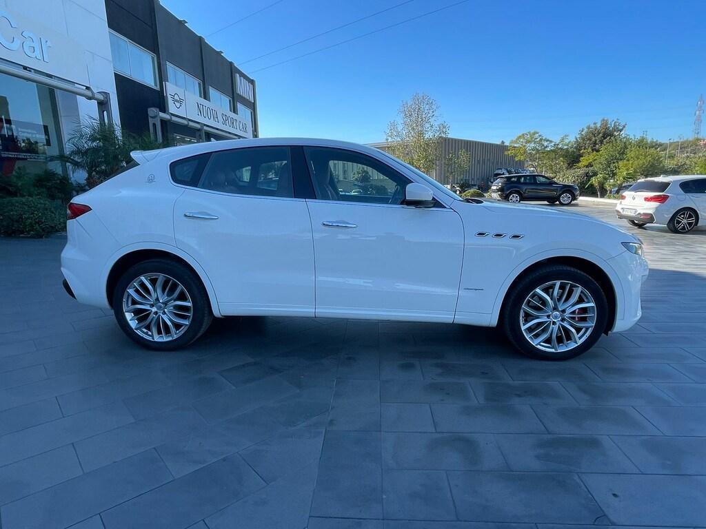 Maserati Levante 3.0 V6 Granlusso 275cv auto my19