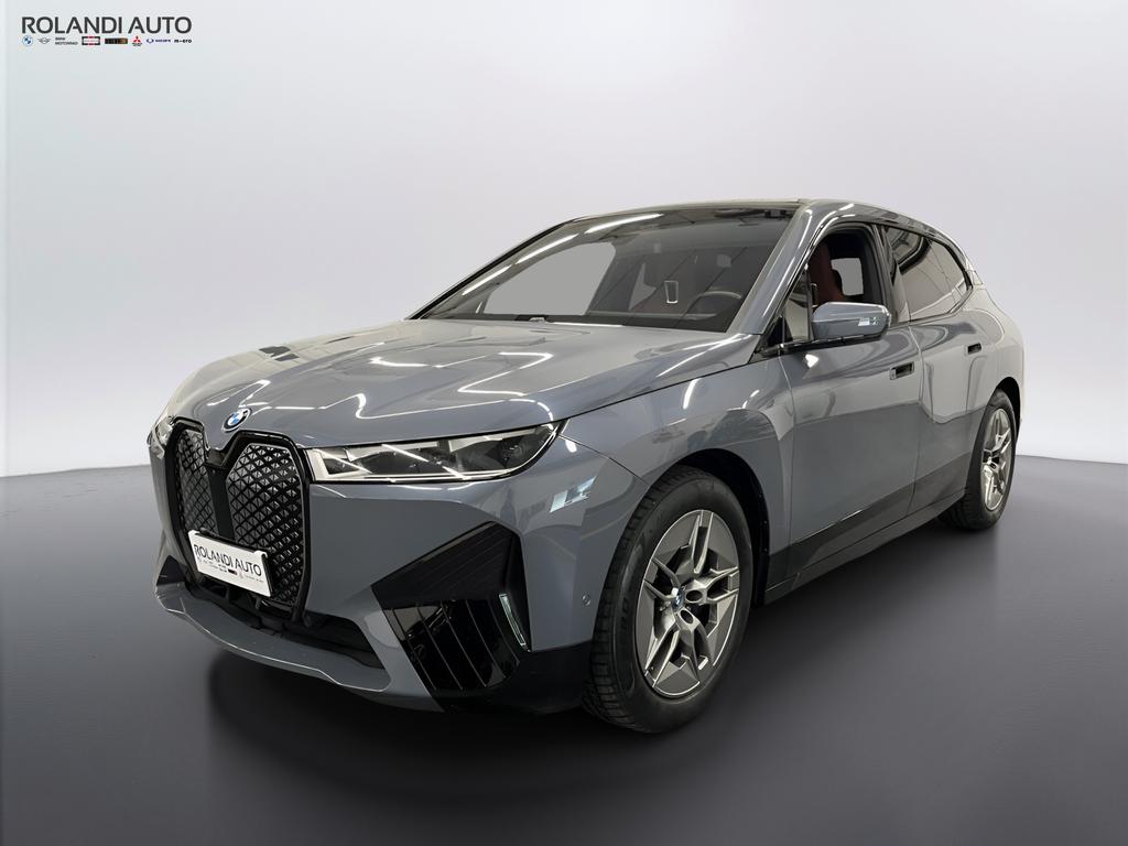 BMW iX xdrive50 pacchetto sportivo