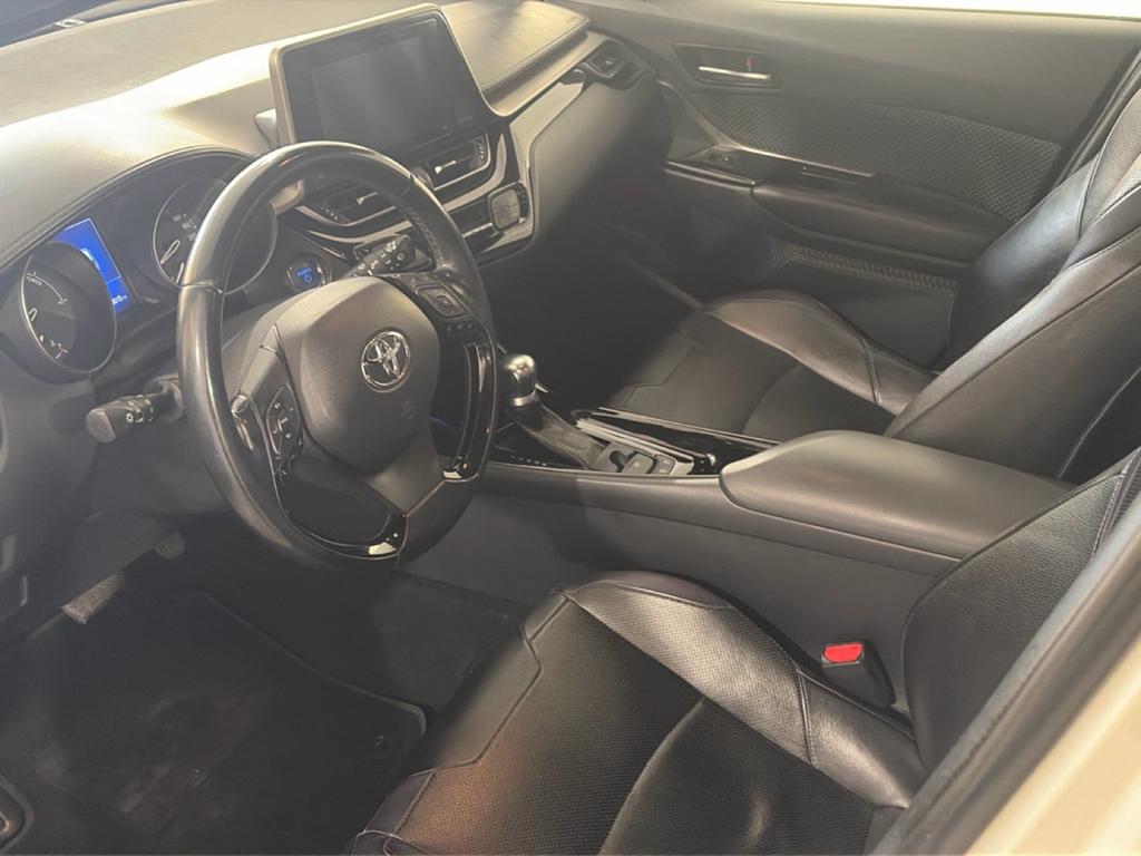Toyota C-HR 1.8h Lounge 2wd e-cvt my18