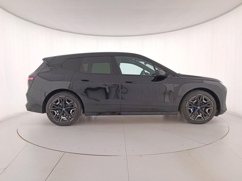 BMW iX xdrive50 pacchetto sportivo