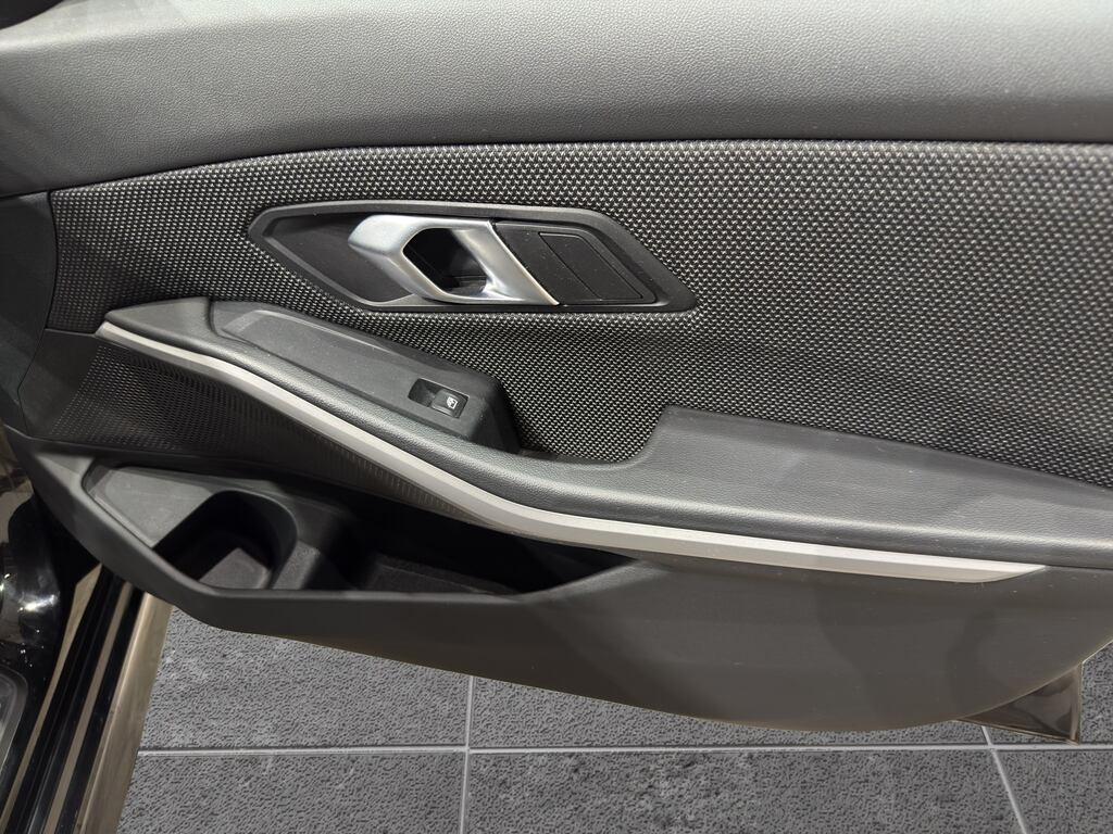 BMW Serie 3 316d Touring mhev 48V auto