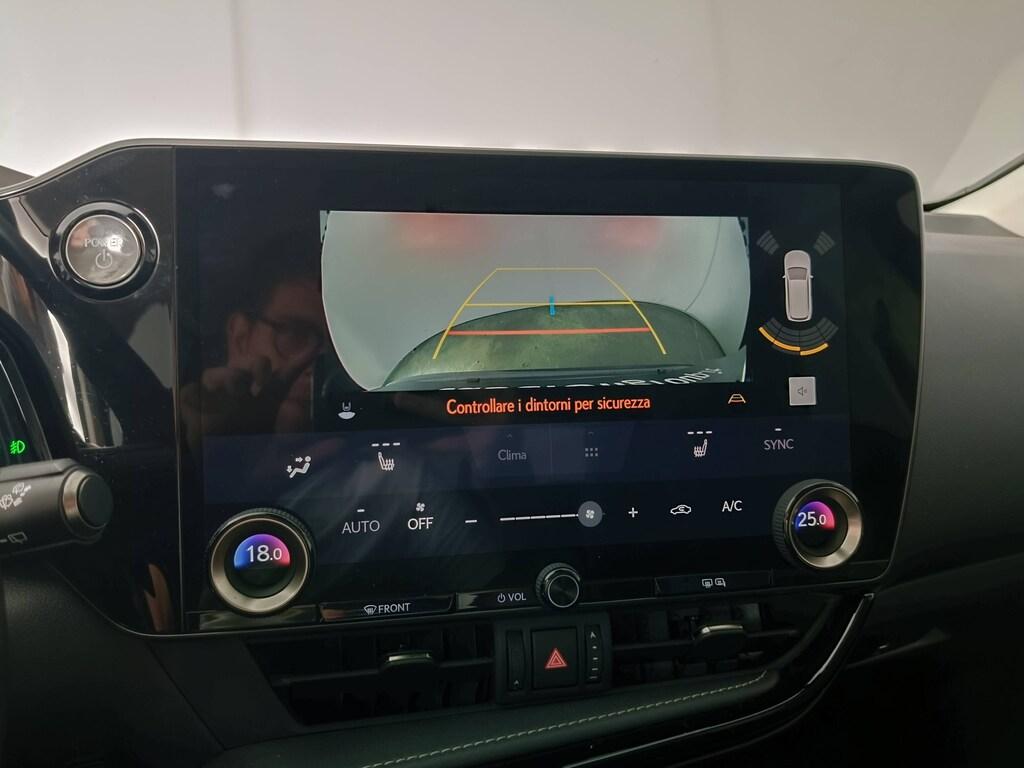 Lexus NX 2.5 hybrid Luxury 4wd e-cvt