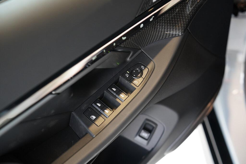 BMW i5 edrive40