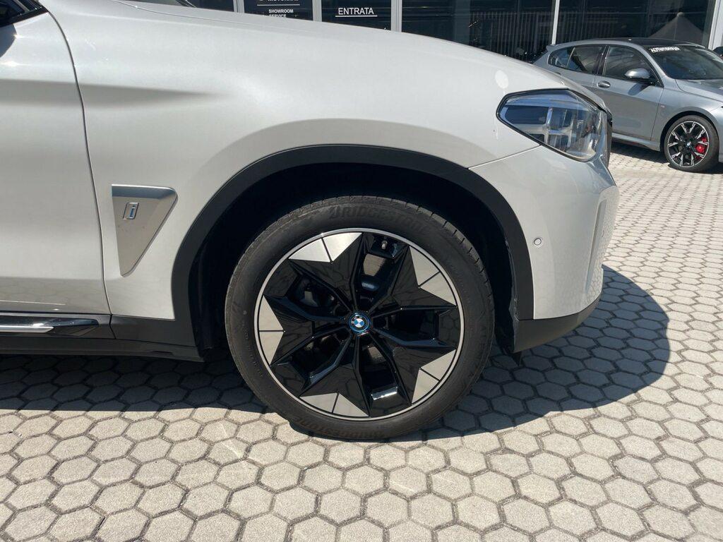 BMW iX3 bev Impressive