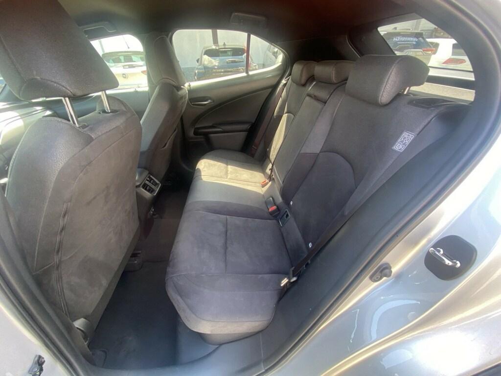 Lexus UX 250h Premium 4wd cvt