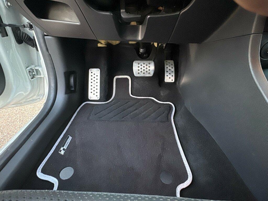 Renault Clio 5p 1.6 16v Monaco GP 200cv edc