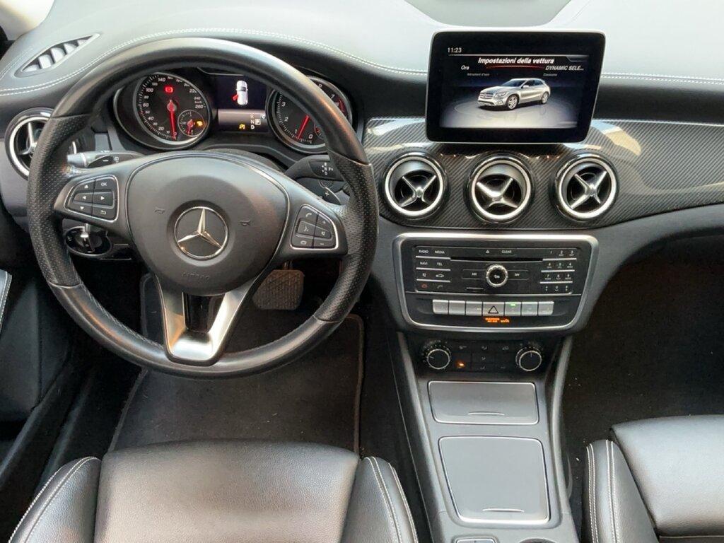 Mercedes GLA 180 Premium auto