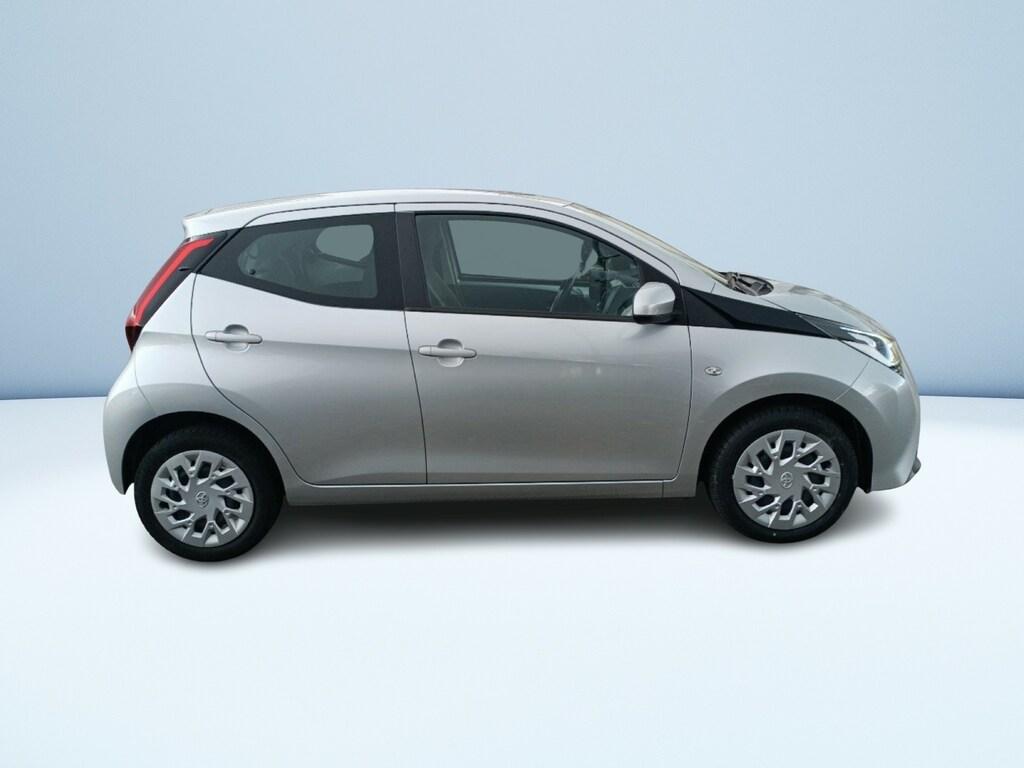Toyota Aygo 5p 1.0 x-play 72cv