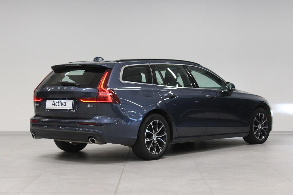 Volvo V60 2.0 B4 Momentum Business auto